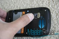 Cara aman cabut dan pasang MicroSD BlackBerry